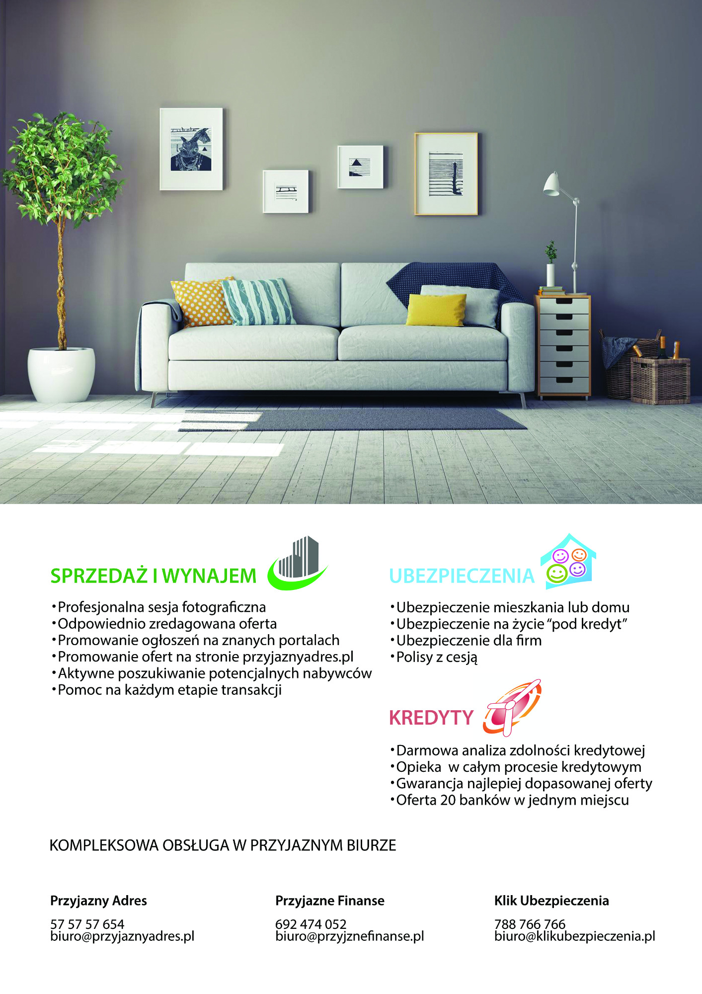 Jasny salon z szarą ścianą, białą sofą z dekoracyjnymi poduszkami, rośliną w białej donicy i minimalistycznymi obrazami w ramkach.