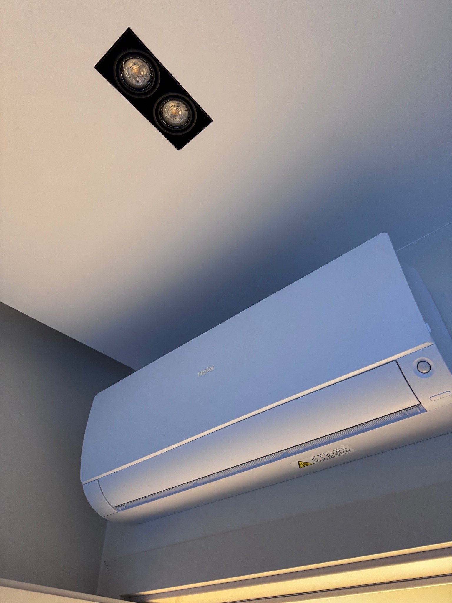 Klimatyzator marki Haier Flexis white Matt