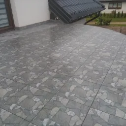 Balkon półokragły