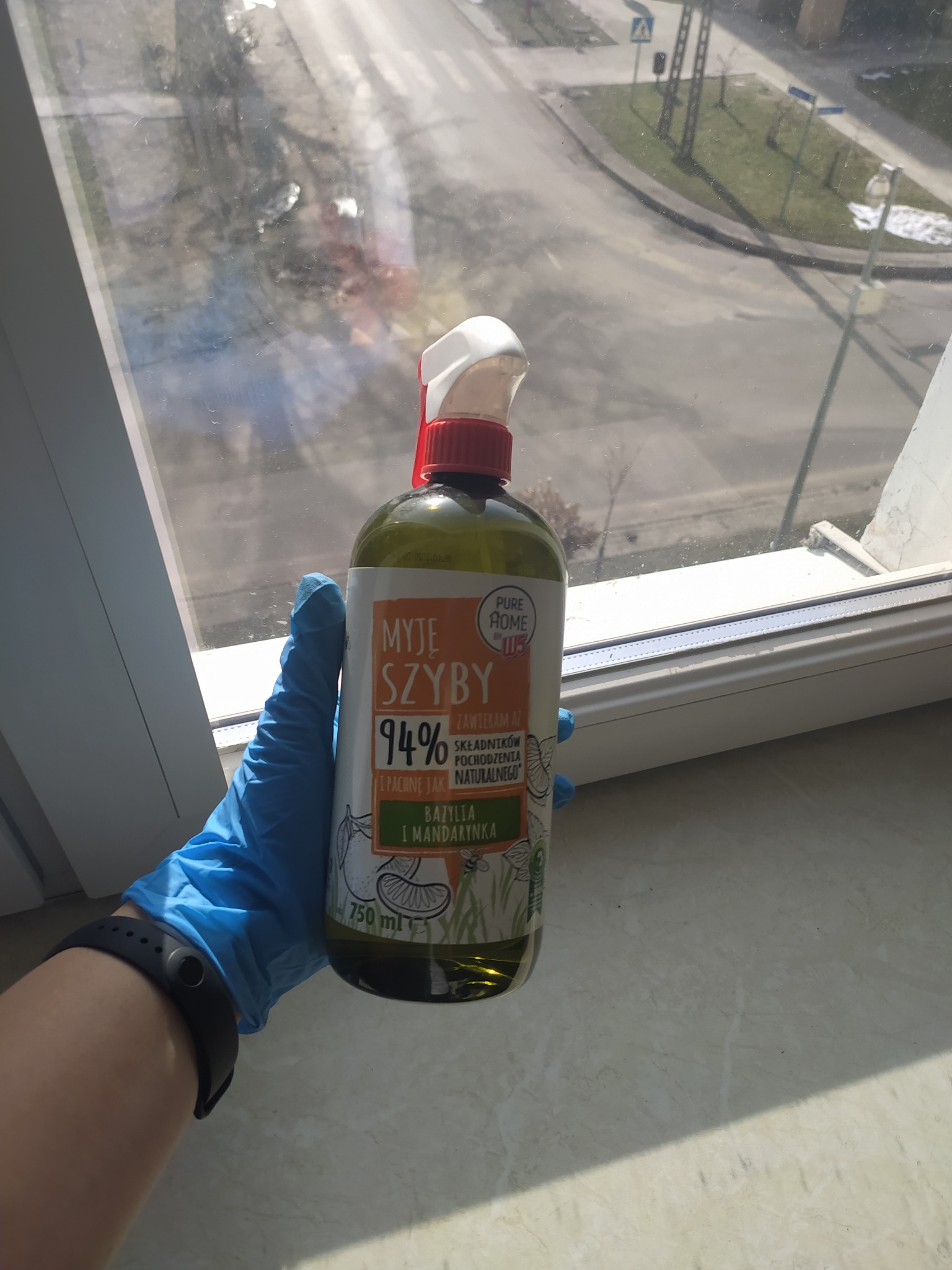 Sprzątamy tylko ekologicznymi środkami czystości :)