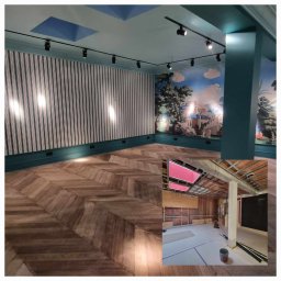 KLAM-BUD PAINT - Wykończone wnętrze z drewnianą podłogą ułożoną w jodełkę, pasiaste tapety i malowidło na ścianie, zestawione z fragmentem pomieszczenia w trakcie remontu z widoczną konstrukcją sufitu podwieszanego...