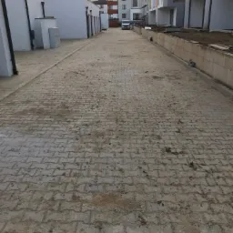 wykonanie kostki na drodze osiedlowej