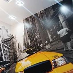 Bud-Mar Marcin Kołtonowski - Fototapeta z motywem nowojorskiej ulicy z żółtą taksówką na ścianie, oświetlenie sufitowe punktowe.