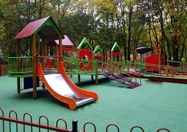 Place Zabaw - Produkcja , Montaż