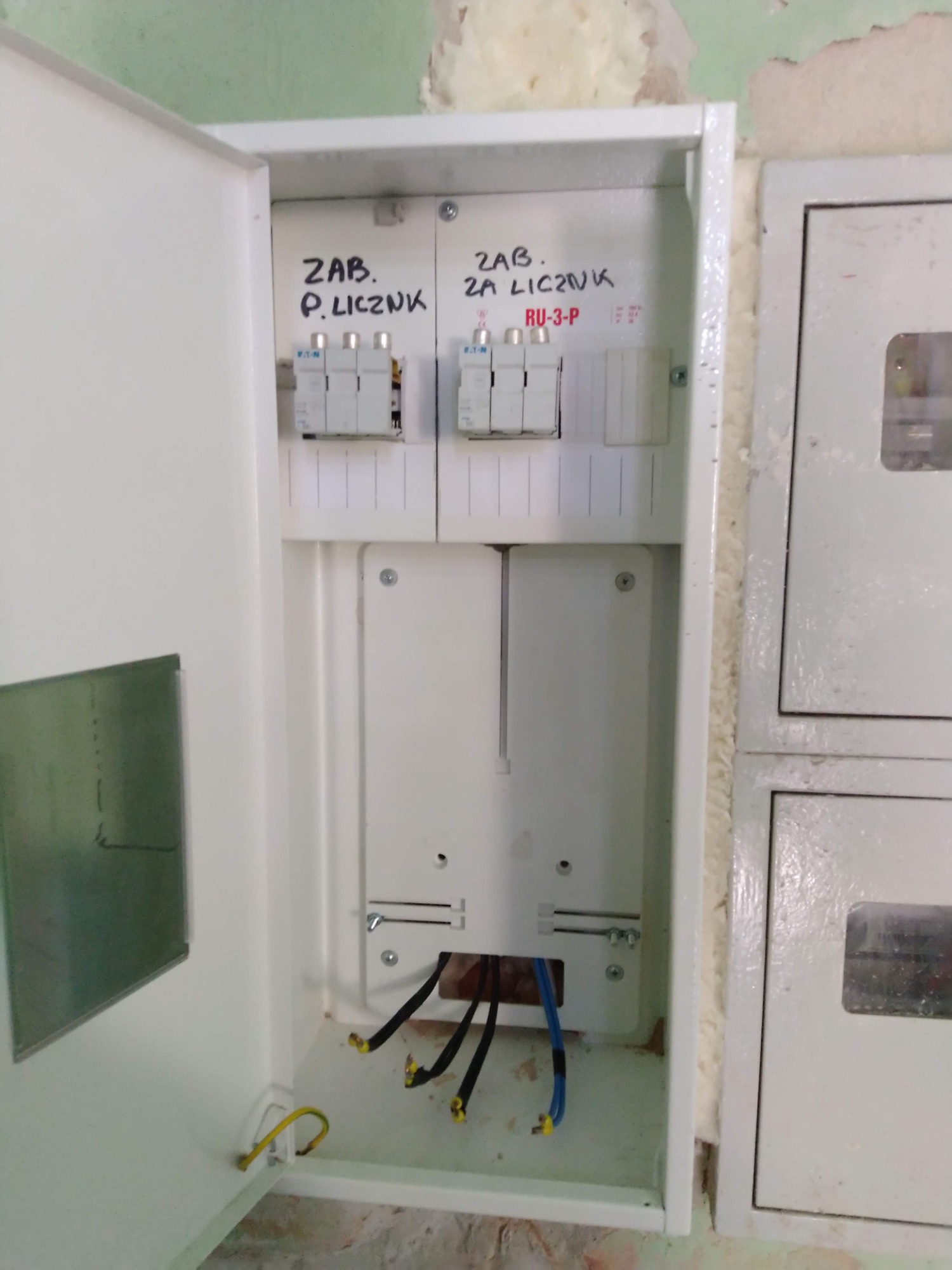 Montaż, instalacja rozdzielni oraz złączy pomiarowych