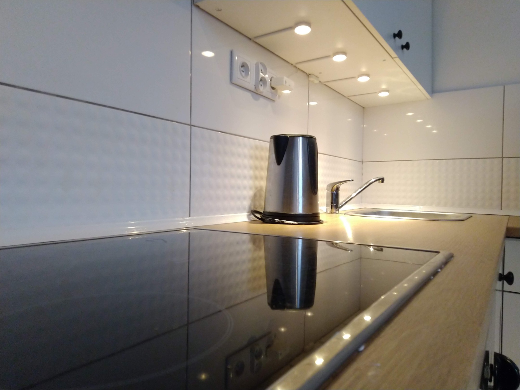 Cechy mojej pracy to jakość, precyzja montażu, wysoka estetyka, skupienie na detalach.