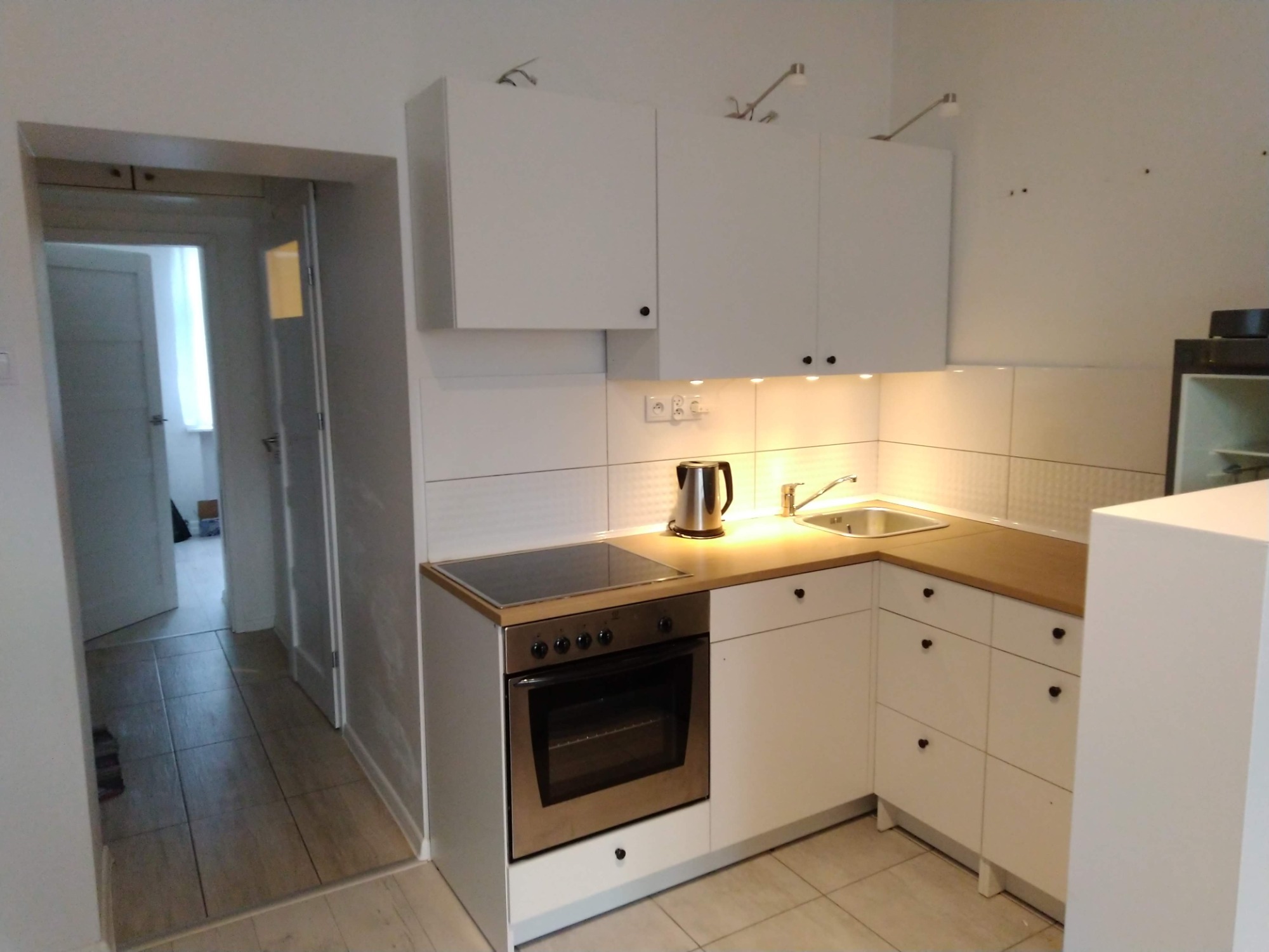 Montaż mebli IKEA oraz instalacja sprzętu AGD.