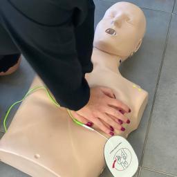 Ćwiczenia z użyciem AED