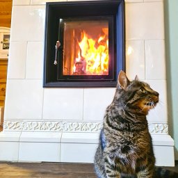 Koval Kominki - Kominek z białych kafli