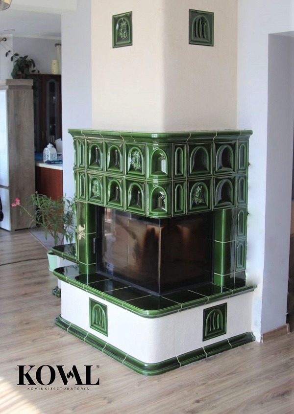 Kominek z kafli 'zieleń butelkowa'1