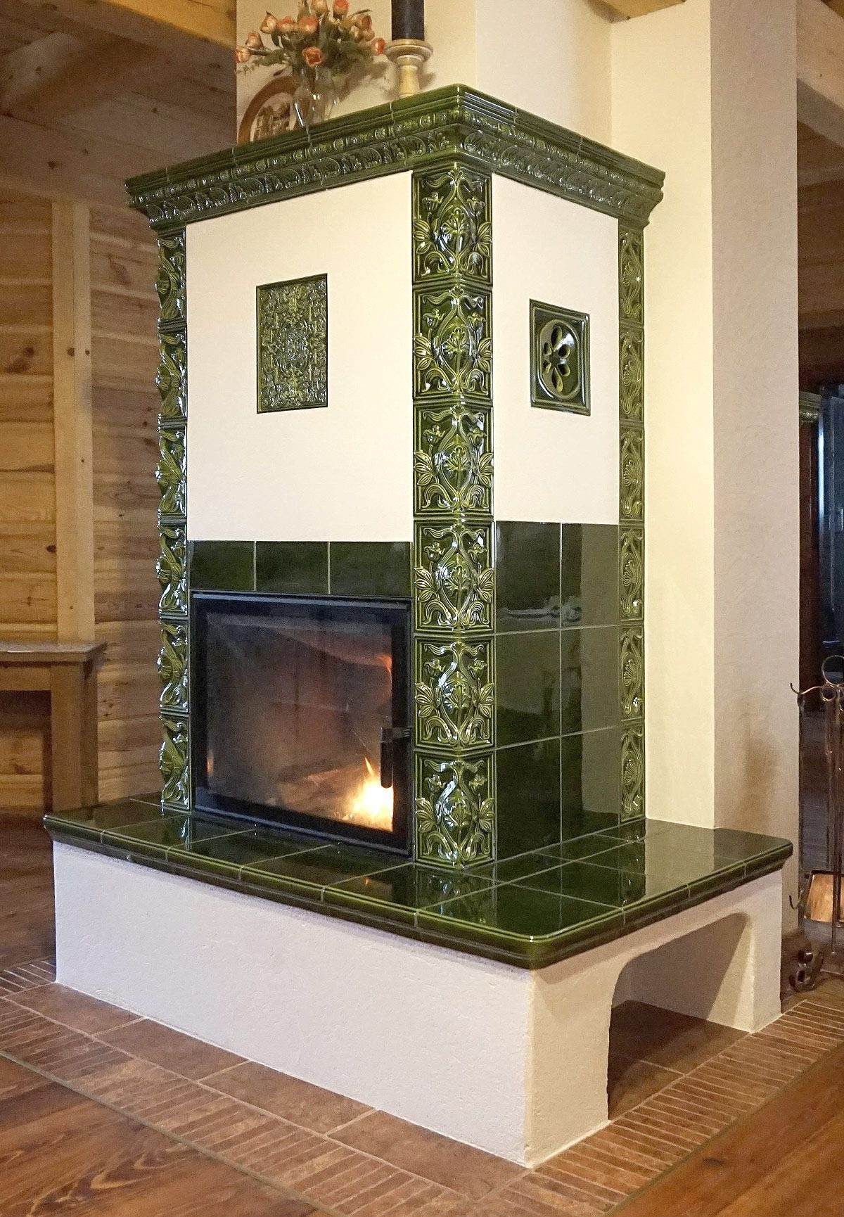 kominek z kafli zielonych