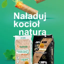 Grafika reklamowa prezentująca dwie torby z certyfikatem DINplus i ENplus A1, wypełnione jasnymi i ciemnymi granulkami, z hasłem 'Naładuj kocioł naturą' i logiem firmy Barlinek na zielonym tle...