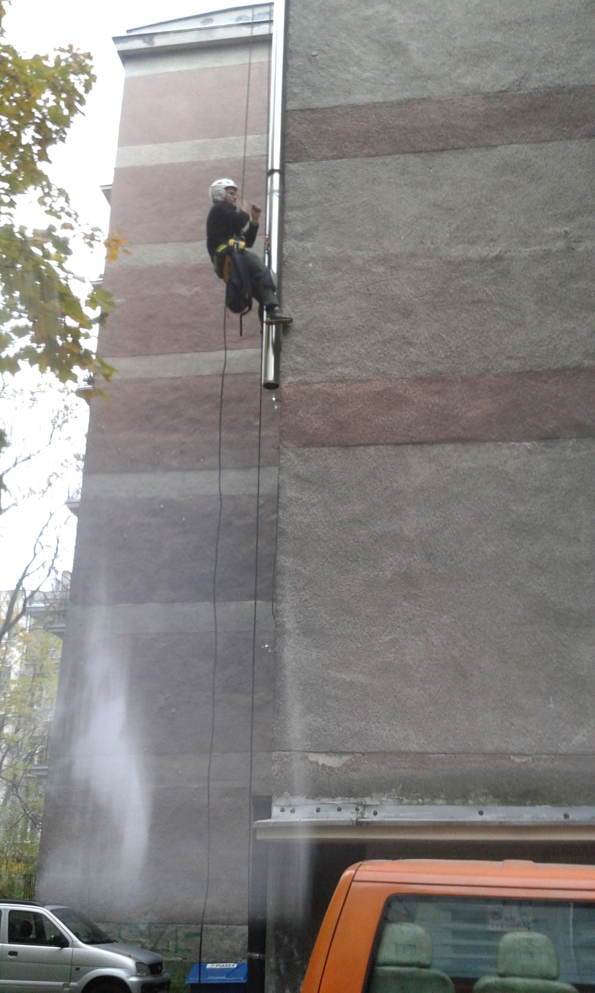 Montaż rur spustowych