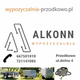 Grafika reklamowa wypożyczalni ALKONN z Prządkowa, prezentująca logo firmy, dane kontaktowe oraz zdjęcia przyczepek i odkurzacza do czyszczenia tapicerki.