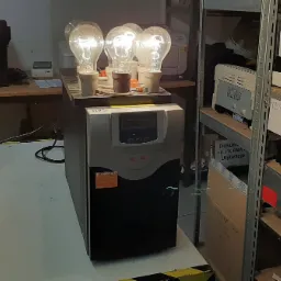 Testowanie zasilacza UPS