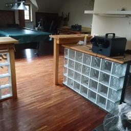 Na tym samym poddaszu usuwalismy również zapachy po dymie tytoniowym, ozon wnikając również w struktury usunął zapachy z powierzchni scian, mebli tapicerowanych i innych.
