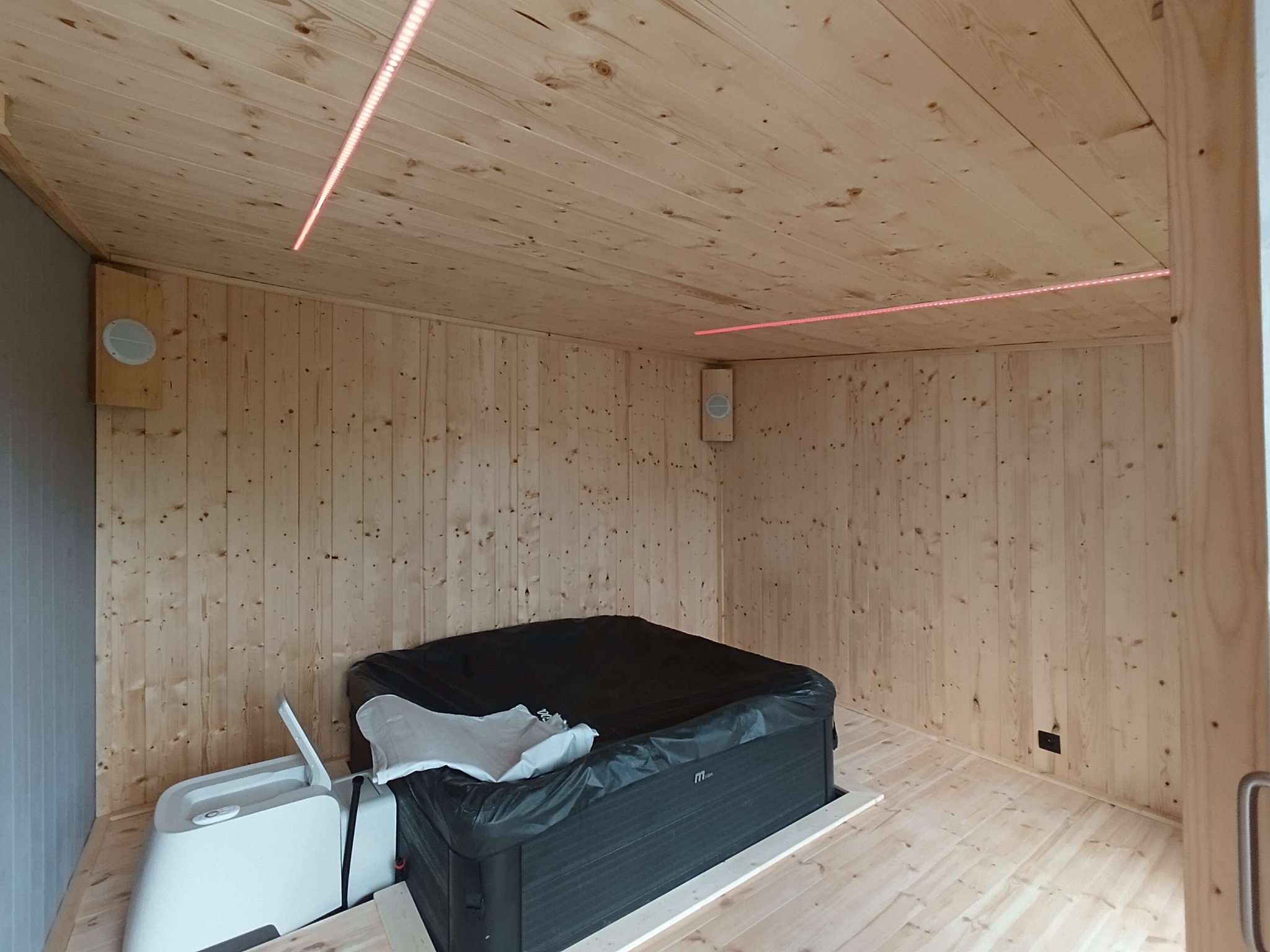 Domek spa z jacuzzi oraz sauną