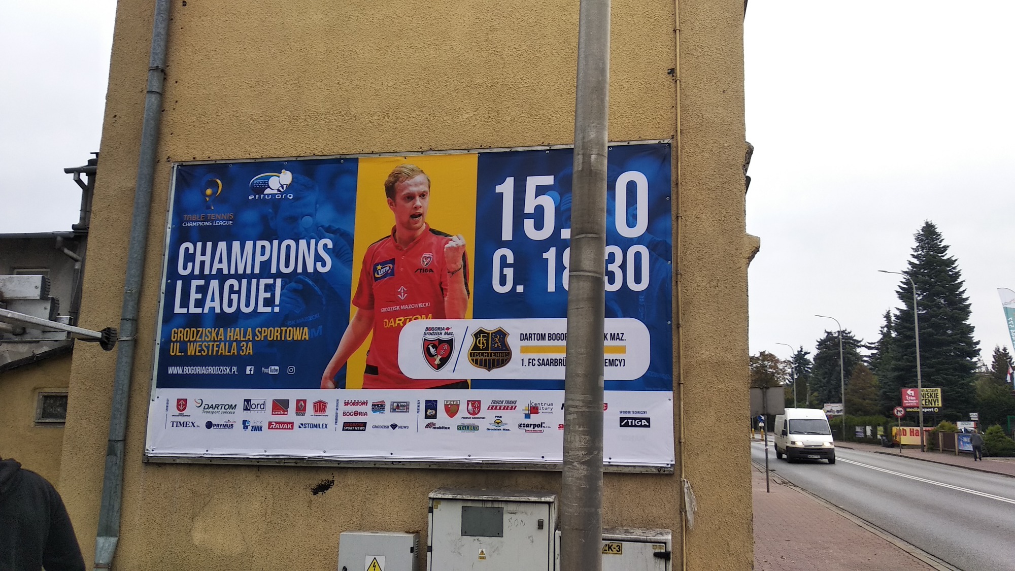 Montaż banerów i billboardów