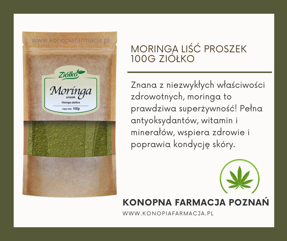 Opakowanie proszku Moringa o wadze 100g z widoczną zawartością, prezentowane na tle z informacjami o właściwościach zdrowotnych i nazwie firmy Konopna Farmacja Poznań.