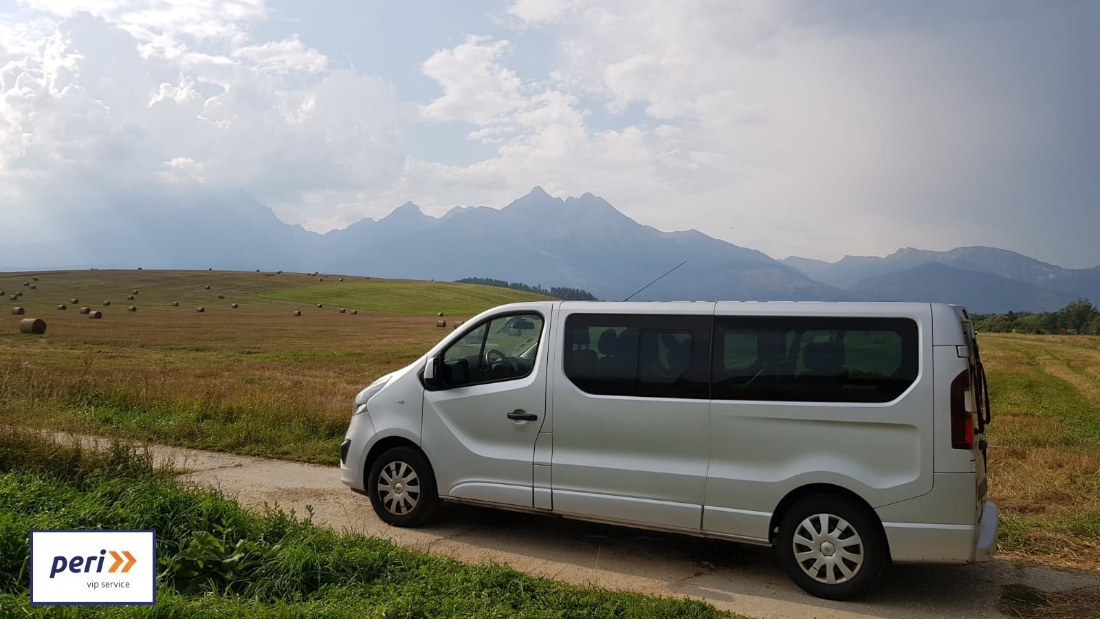 Podróże w góry i nad morze.