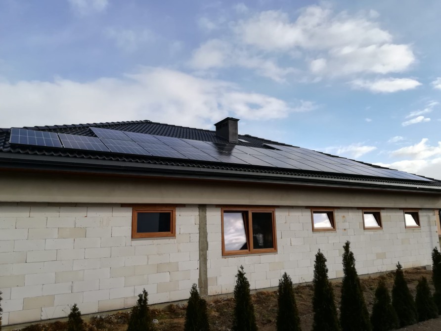 Dachy Klimkówki zapełniają się panelami PV :) Tym razem 9,92 KW