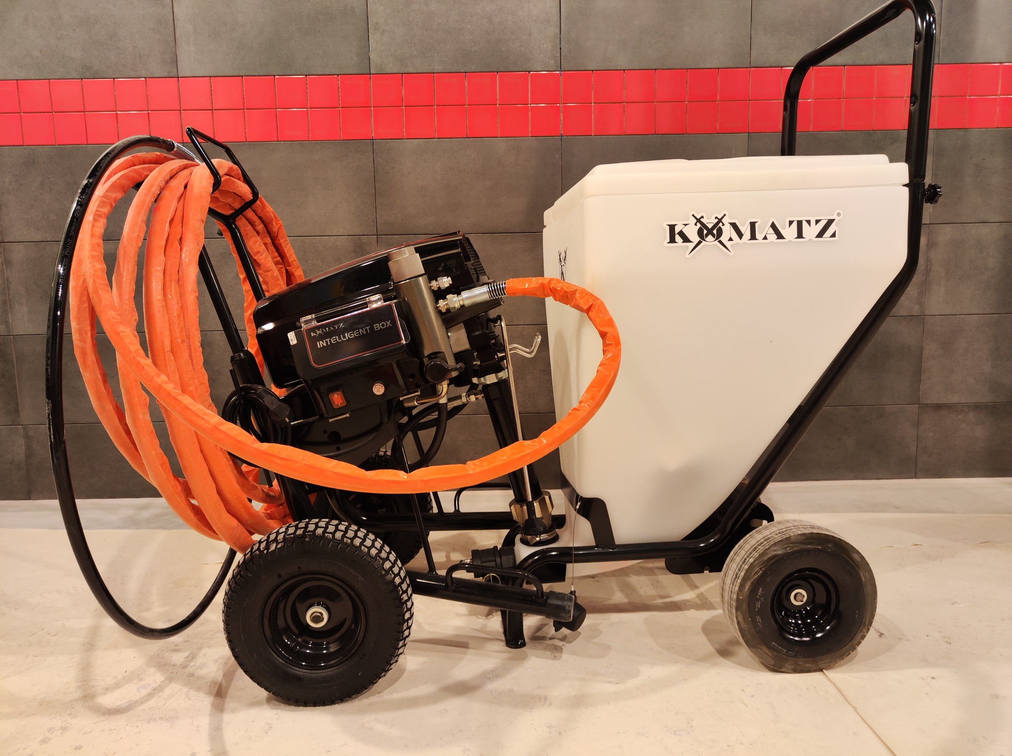 Agregat do szpachlowania I malowania.