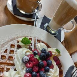 Restauracja Potłuczone Gary - Gofry z twarożkiem waniliowym