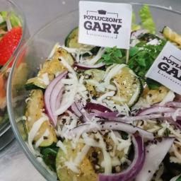 Sałatka z grillowaną cukinią i mozzarellą