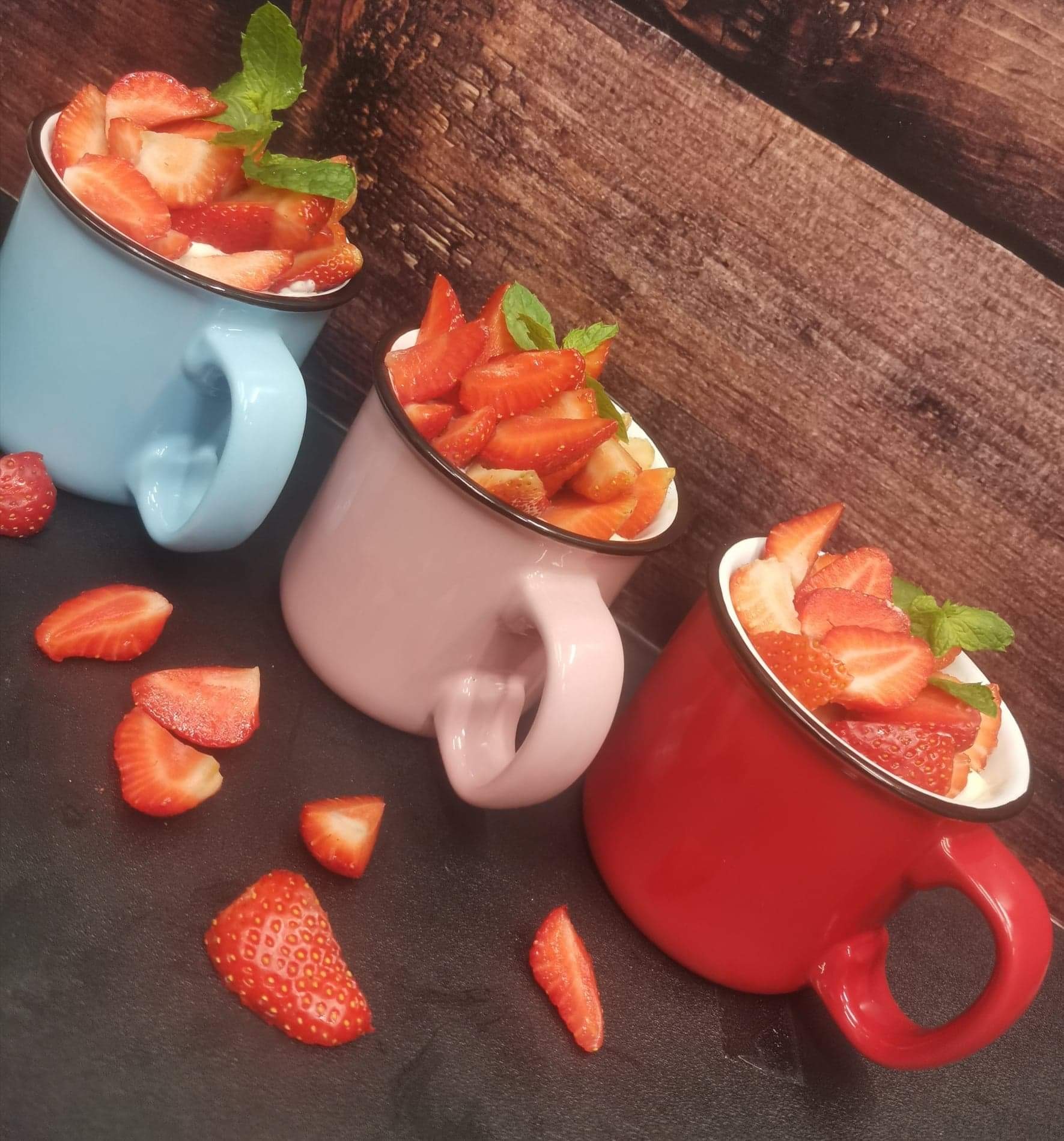 Letnie tiramisu z truskawkami