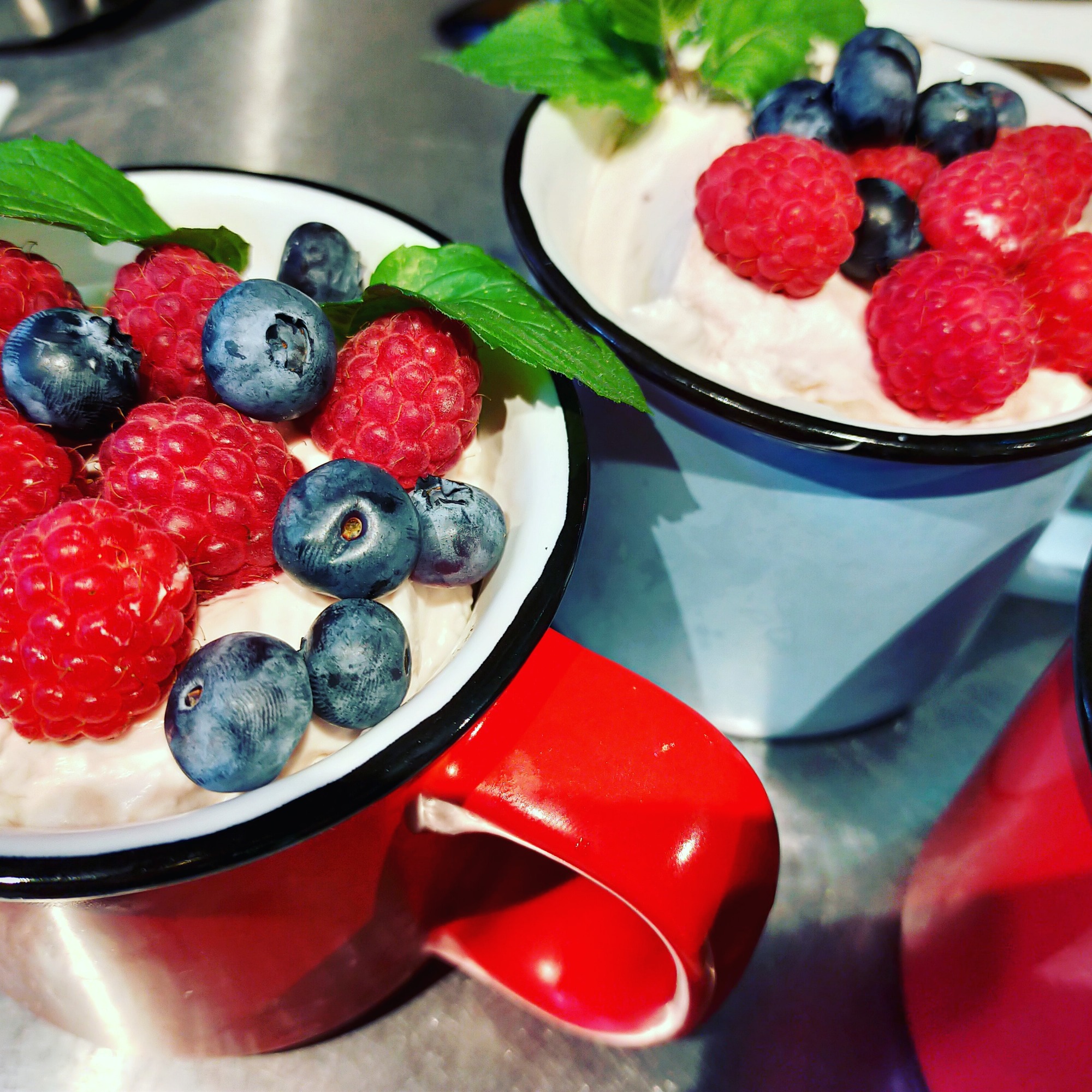 Tiramisu z malinowym mascarpone