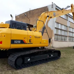 Koparka Gąsienicowa LiuGong 925E z długim wysięgiem.
