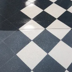 Doczyszczenie posadzki po budowie i impregnacja - przed i po