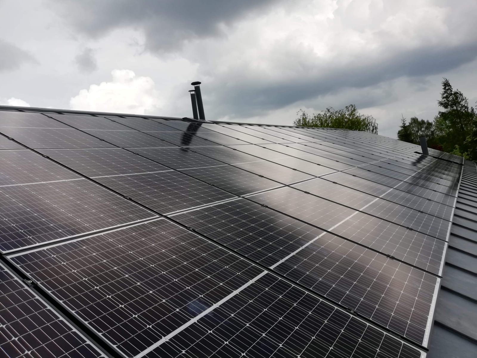 Warszawa 19,20 kWp Panele: Q-Cells 320Wp Falownik: Falownik ABB Trio 20.0-TL-OUTD-S2X