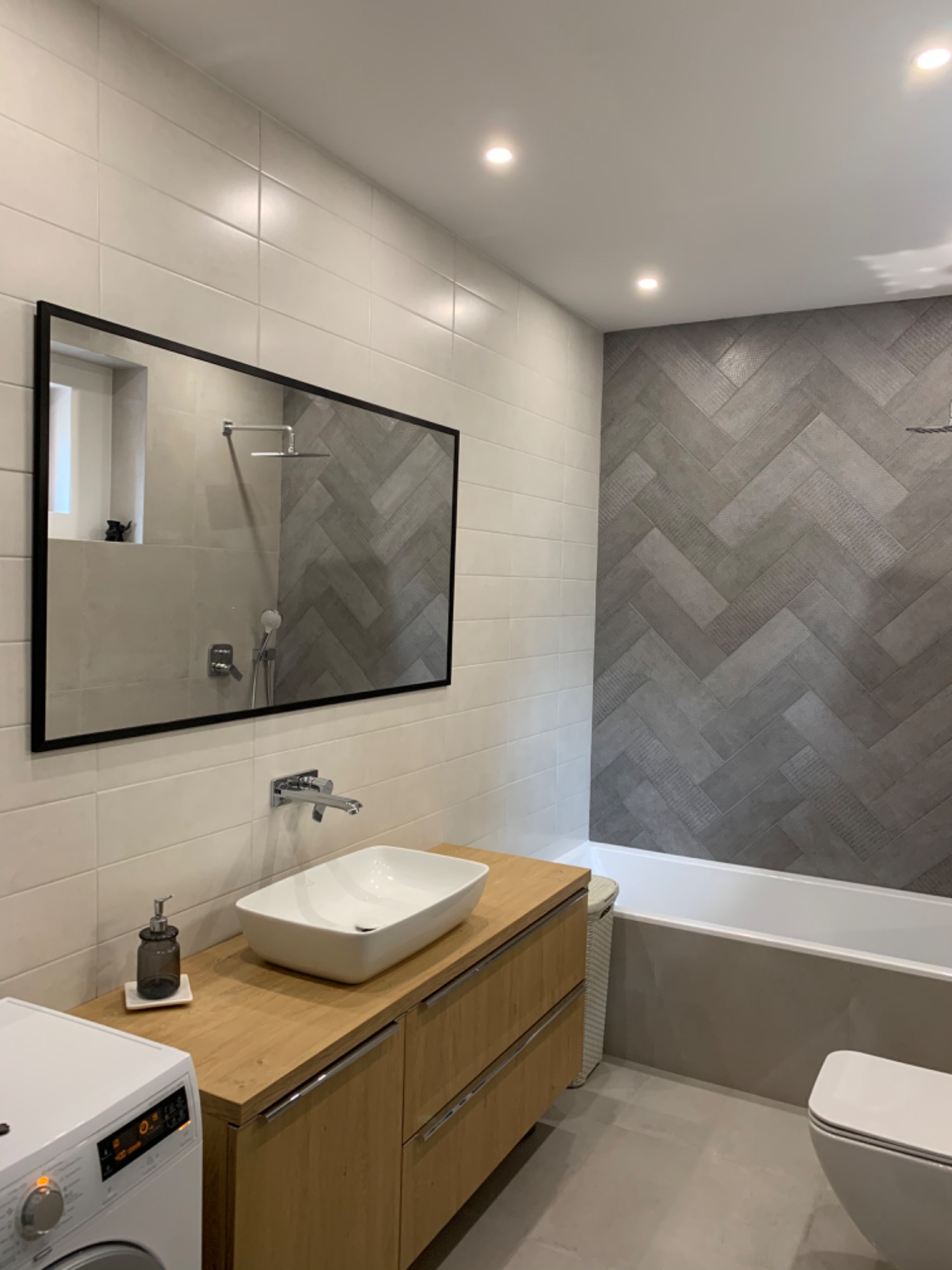 Kompleksowo łazienka wraz z nową hydrauliką i z ogrzewaniem podłogowym