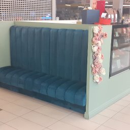 Aqua AS - Zlecenie dla cukierni - odświeżenie kanapy dla klientów galerii