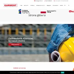 Strona firmy odzieżowej: kask budowlany i zwój dokumentów na tle placu budowy. Ubranie robocze w tle. Hasło: Zadowolenie klientów, to nasze motto.