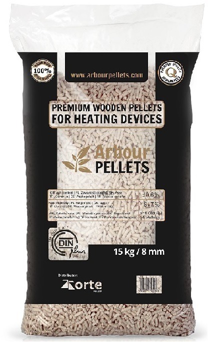 Worek wypełniony jasnymi, drobnymi granulkami paliwa drzewnego, z widocznym logo producenta Arbour Pellets, informacją o wadze 15 kg i średnicy 8 mm oraz certyfikatem DIN Plus.