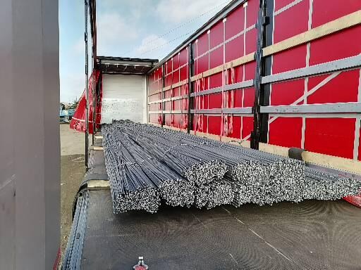 Ładujemy górą, bokiem oraz tyłem.