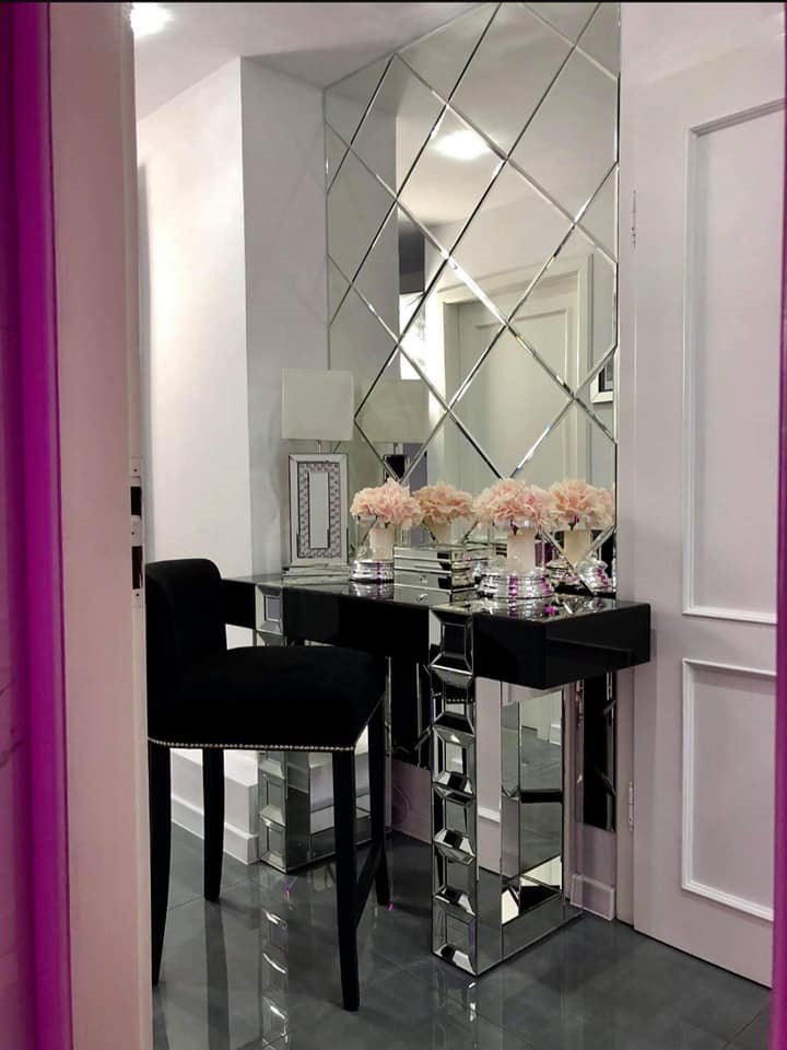 Lustro glamour ,nowoczesne wykończenie wnętrz .