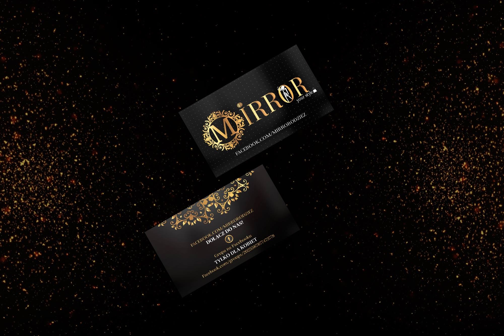 Dwie czarne wizytówki z złotymi elementami graficznymi i adresem Facebooka na tle czarnym z drobnymi złotymi plamkami.