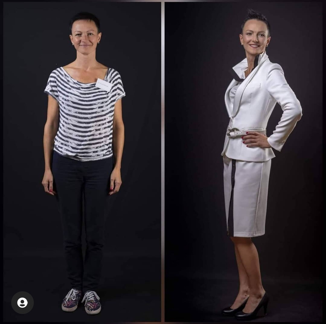 Kobieta przed i po metamorfozie: po lewej w casualowym stroju w paski, po prawej w eleganckim białym garniturze z paskiem, na ciemnym tle.