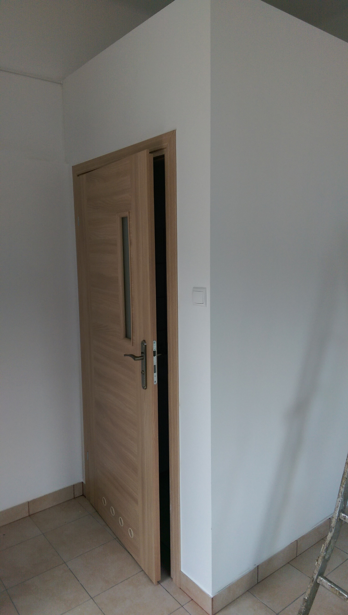 montaż drzwi wewnętrznych