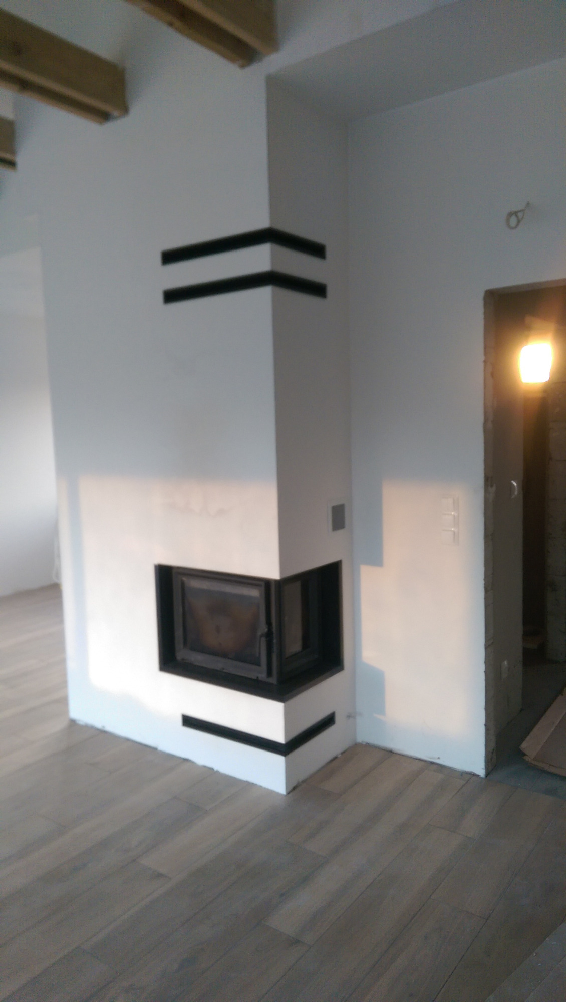 Kominek narożny wykonany na stelażu z profili konstrukcyjnych 1