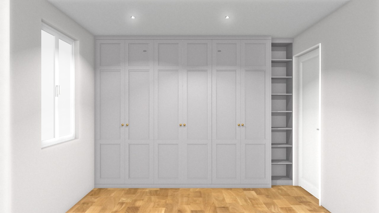 Szara szafa wnękowa z ośmioma drzwiczkami i złotymi gałkami, z otwartym regałem z półkami po prawej stronie, na parkiecie, w jasnym pokoju.