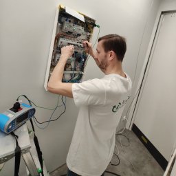 Sunstan Sławomir Stanisławek - Wymiana Instalacji Elektrycznej w Mieszkaniu Raszyn
