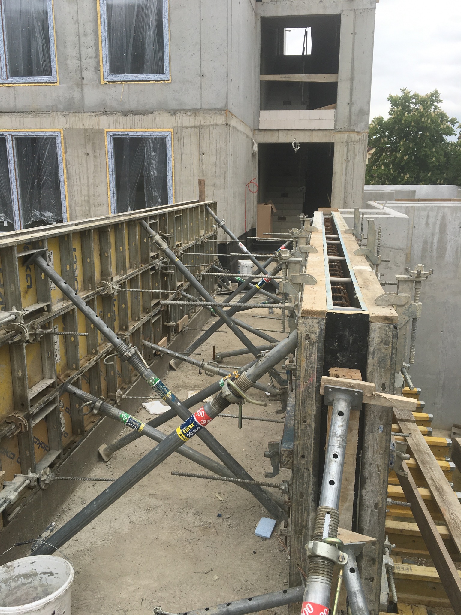 Ścianka z betonu dekoratywnego