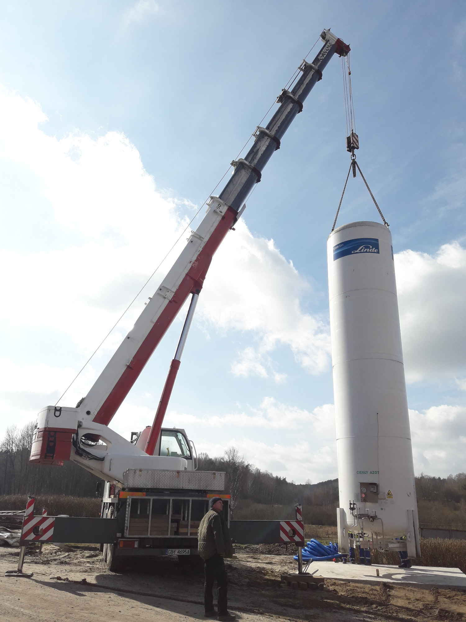 Stawianie zbiornika na stawach rybnych