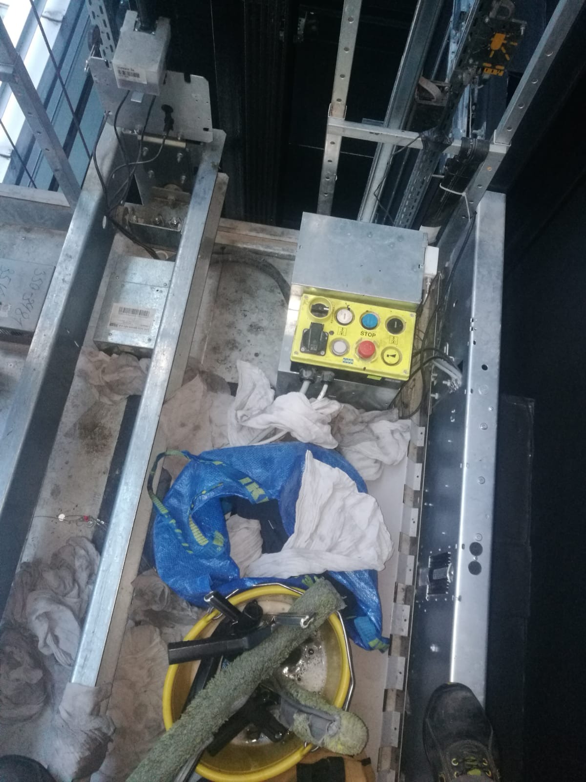 Czyszczenie szybu windowego