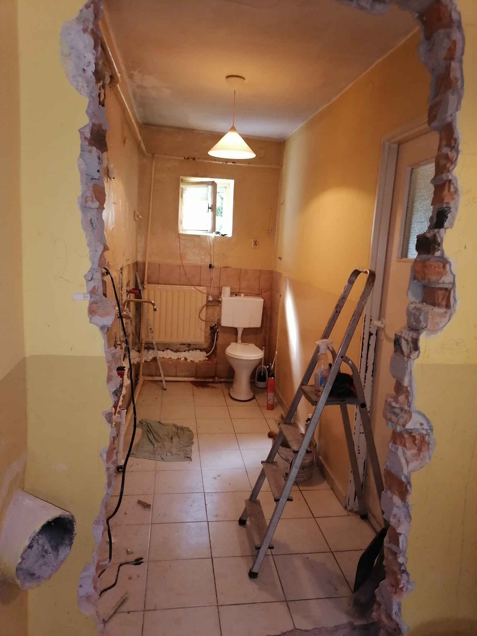 Początek remontu łazienki.