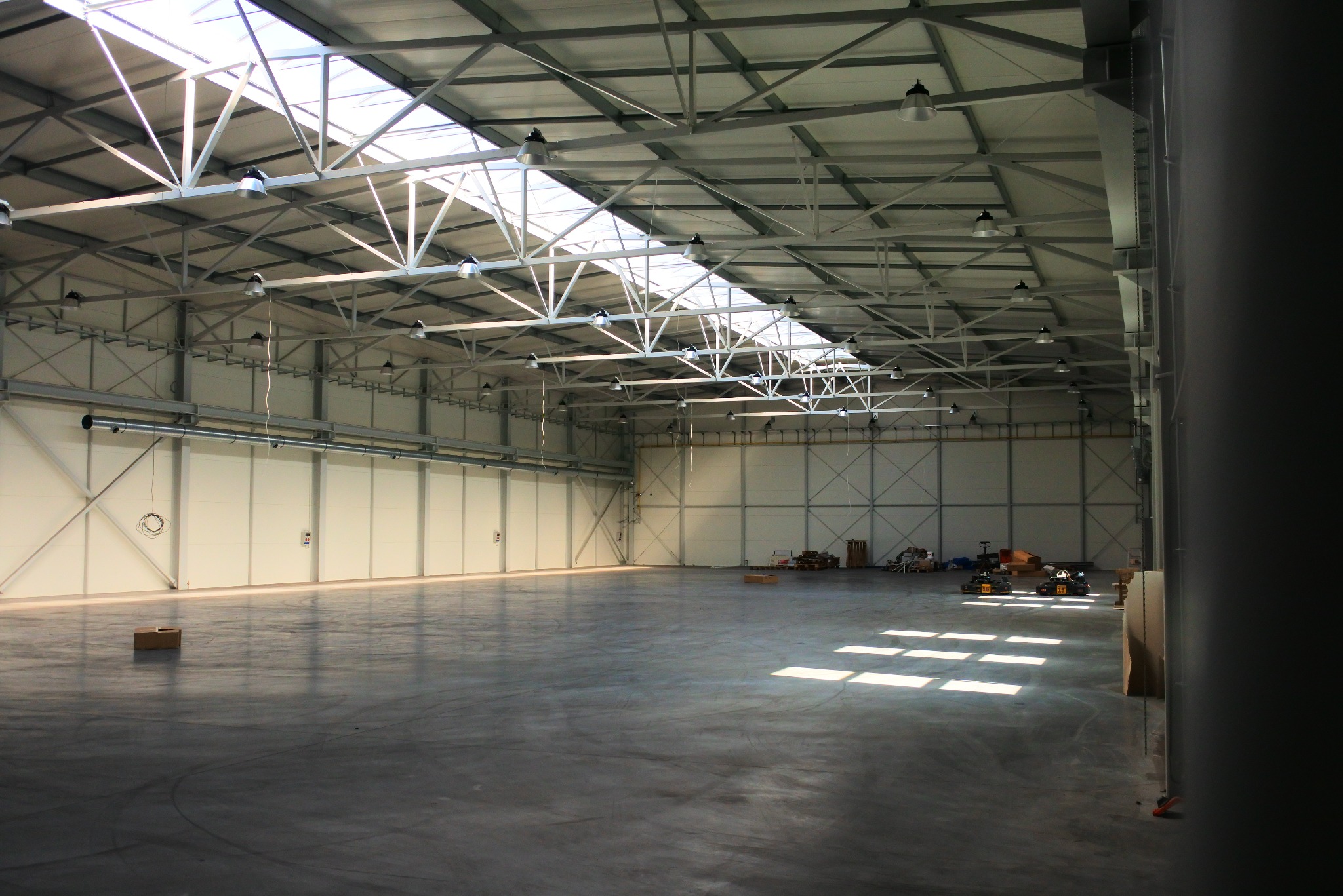 Hala z suwnicą Amstal - Modlnica